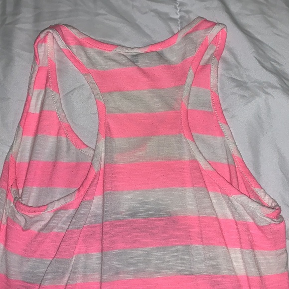 Pink Lips Tanktop - Like New - Picture 6 of 6
